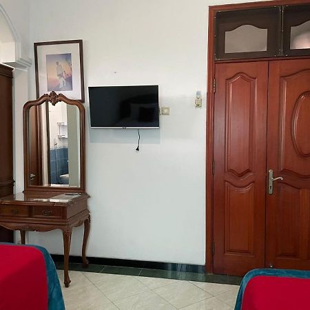 Reddoorz Syariah @ Karang Pilang Hotel Karangpilang Exterior photo
