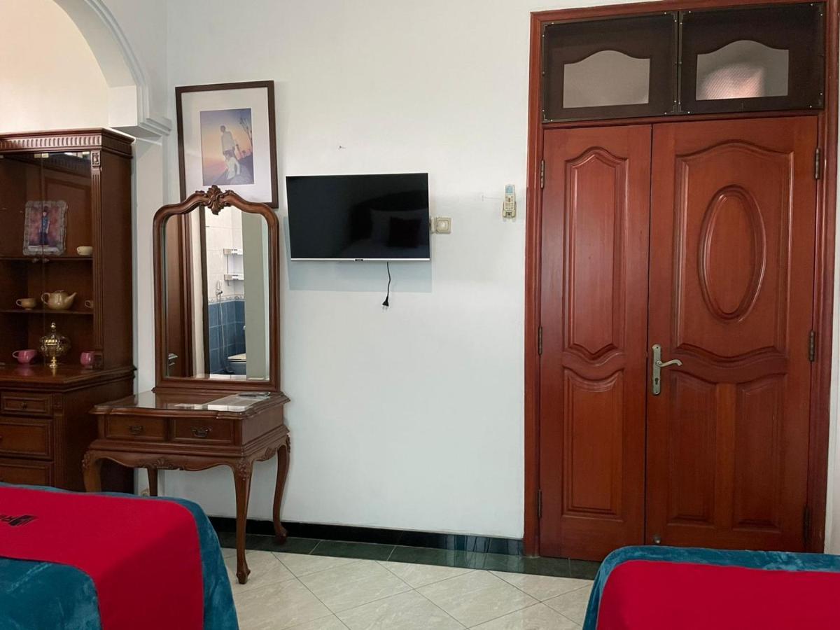 Reddoorz Syariah @ Karang Pilang Hotel Karangpilang Exterior photo
